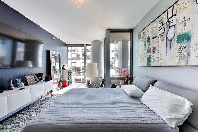 160 E Illinois Street 2207, Chicago, IL 60611