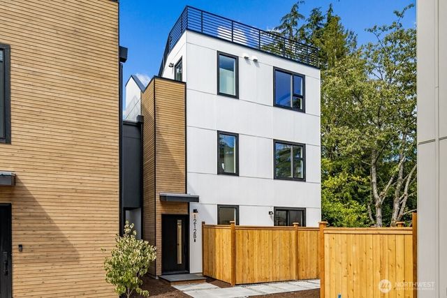 1212 B NE 100th Street, Seattle, WA 98125