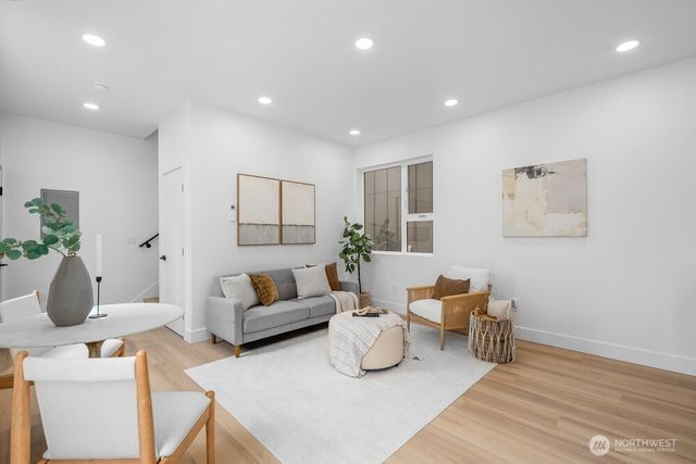 1212 B NE 100th Street, Seattle, WA 98125