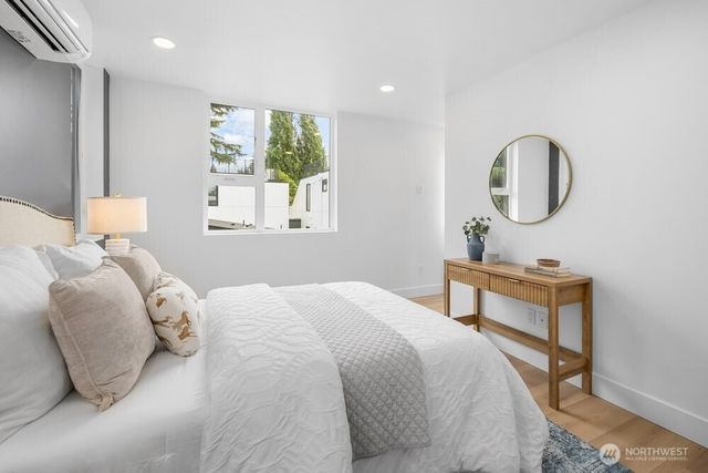 1212 B NE 100th Street, Seattle, WA 98125