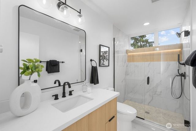1212 B NE 100th Street, Seattle, WA 98125