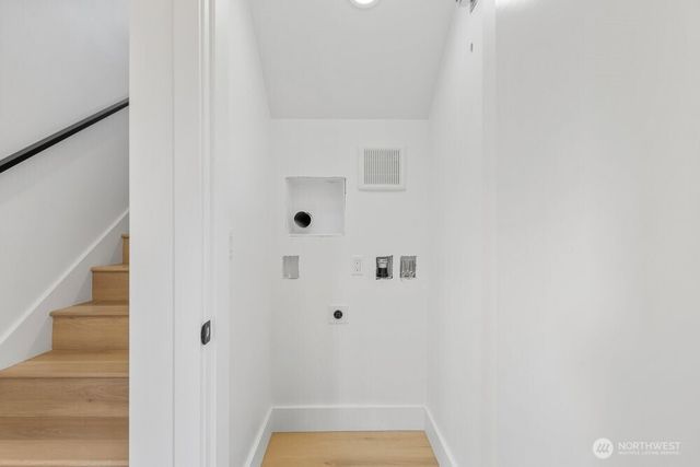 1212 B NE 100th Street, Seattle, WA 98125