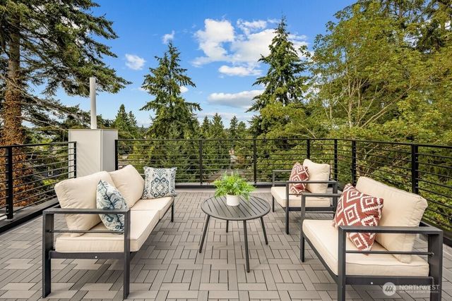 1212 B NE 100th Street, Seattle, WA 98125