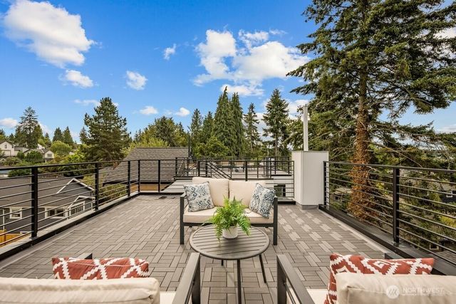 1212 B NE 100th Street, Seattle, WA 98125