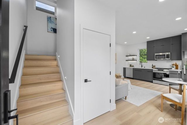 1212 B NE 100th Street, Seattle, WA 98125