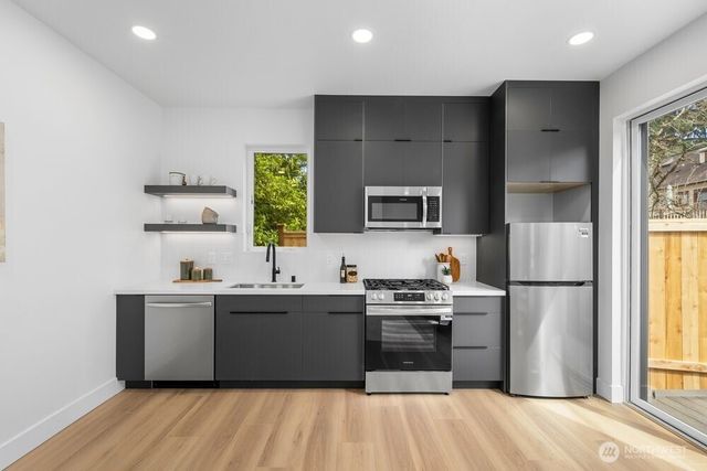 1212 B NE 100th Street, Seattle, WA 98125