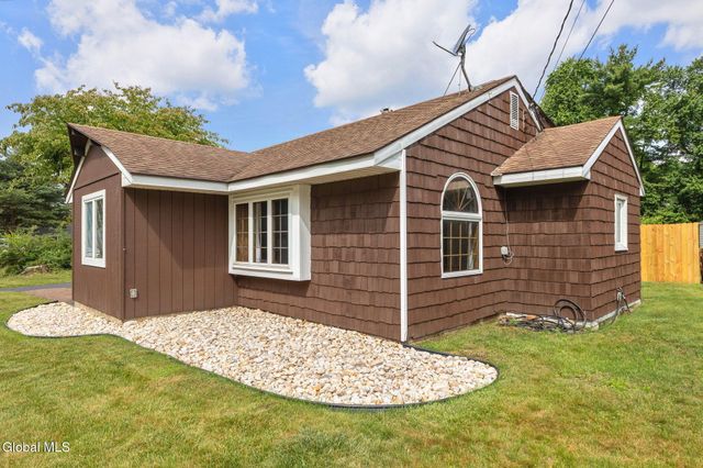 53 Miracle Lane, Colonie, NY 12211