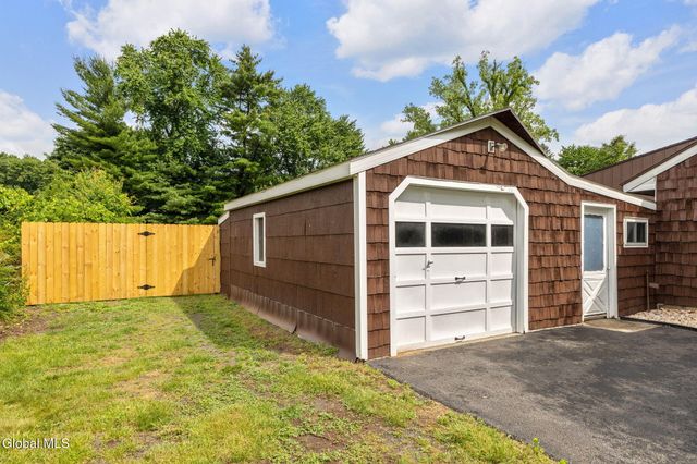 53 Miracle Lane, Colonie, NY 12211