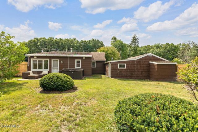 53 Miracle Lane, Colonie, NY 12211