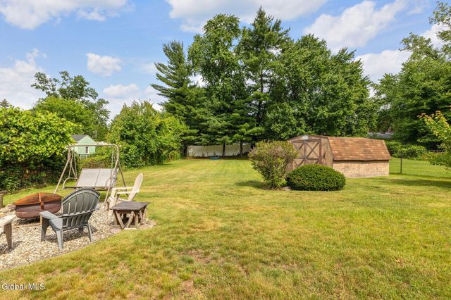 53 Miracle Lane, Colonie, NY 12211