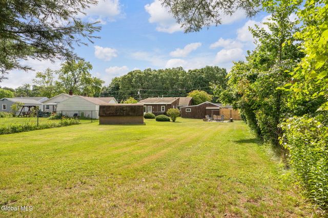 53 Miracle Lane, Colonie, NY 12211