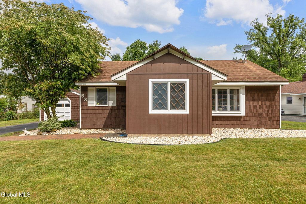 53 Miracle Lane, Colonie, NY 12211
