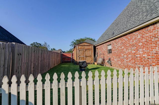 18215 Kenner Dr, Prairieville, LA 70769