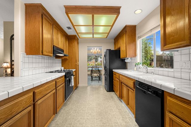 2628 Royal Park Dr, Cameron Park, CA 95682