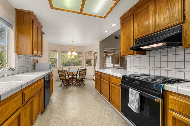 2628 Royal Park Dr, Cameron Park, CA 95682