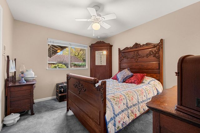 2628 Royal Park Dr, Cameron Park, CA 95682