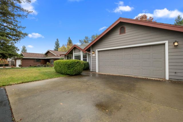 2628 Royal Park Dr, Cameron Park, CA 95682