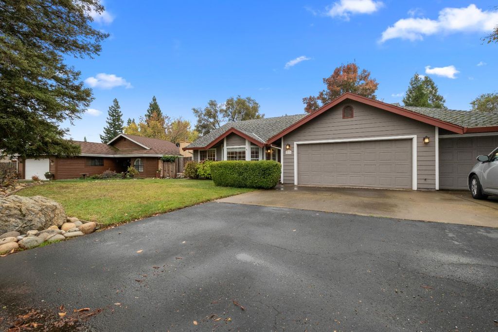2628 Royal Park Dr, Cameron Park, CA 95682