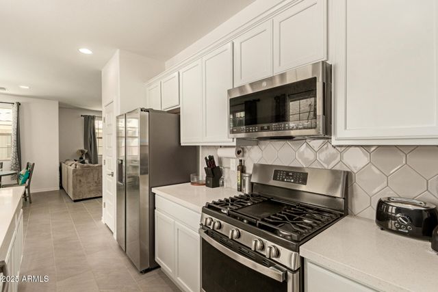 14236 W Buckskin Trail, Surprise, AZ 85387