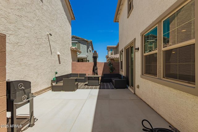 14236 W Buckskin Trail, Surprise, AZ 85387