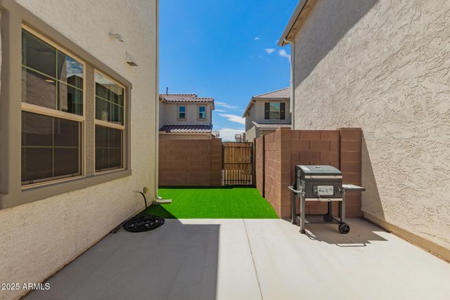 14236 W Buckskin Trail, Surprise, AZ 85387