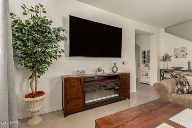 14236 W Buckskin Trail, Surprise, AZ 85387