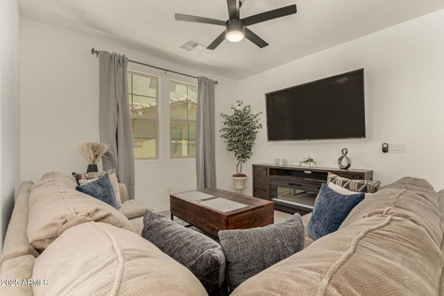 14236 W Buckskin Trail, Surprise, AZ 85387