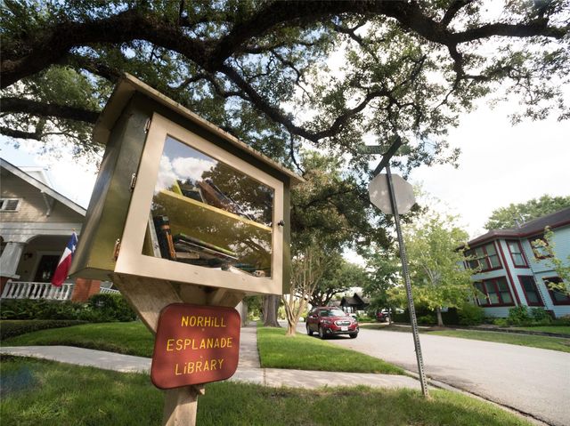 1040 W Cottage Street, Houston, TX 77009