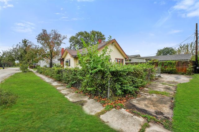 1040 W Cottage Street, Houston, TX 77009