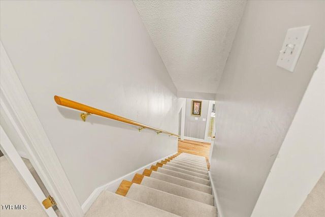 1 Deercreek Private Drive, Kingsport, TN 37660