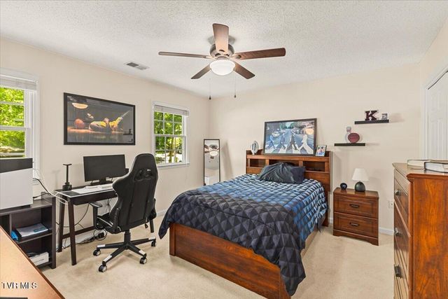 1 Deercreek Private Drive, Kingsport, TN 37660