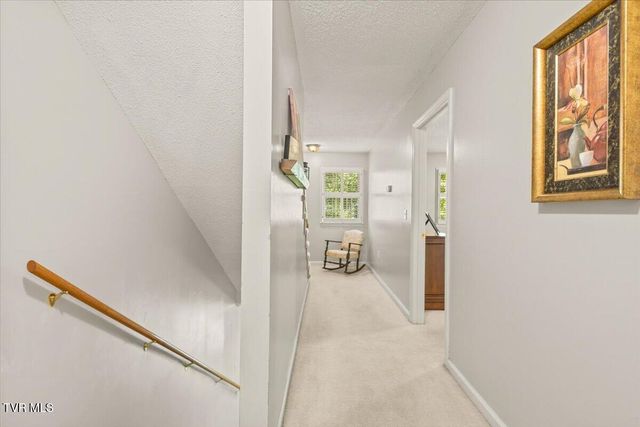 1 Deercreek Private Drive, Kingsport, TN 37660
