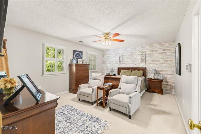 1 Deercreek Private Drive, Kingsport, TN 37660