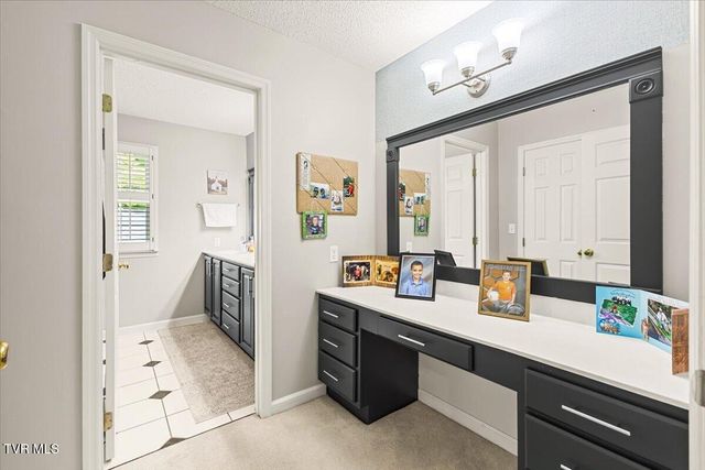 1 Deercreek Private Drive, Kingsport, TN 37660