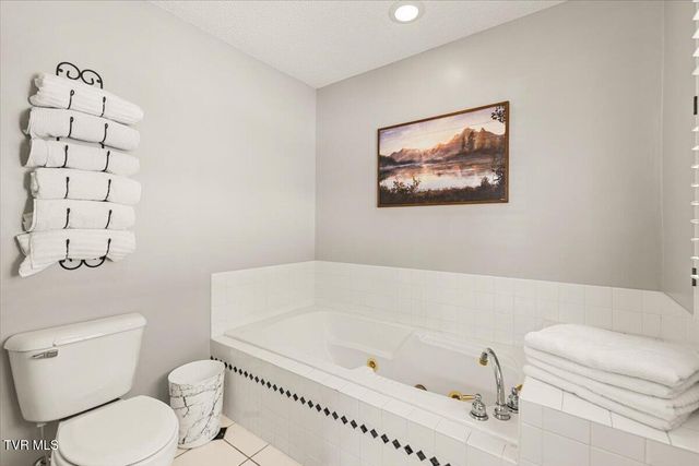 1 Deercreek Private Drive, Kingsport, TN 37660