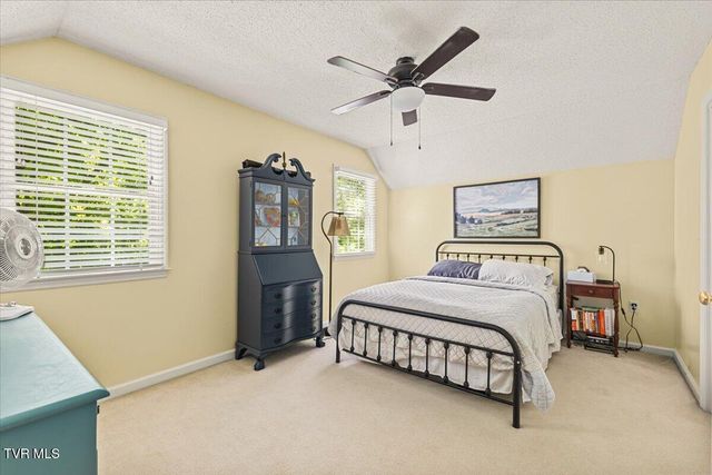 1 Deercreek Private Drive, Kingsport, TN 37660