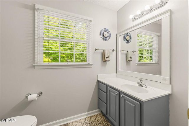 1 Deercreek Private Drive, Kingsport, TN 37660