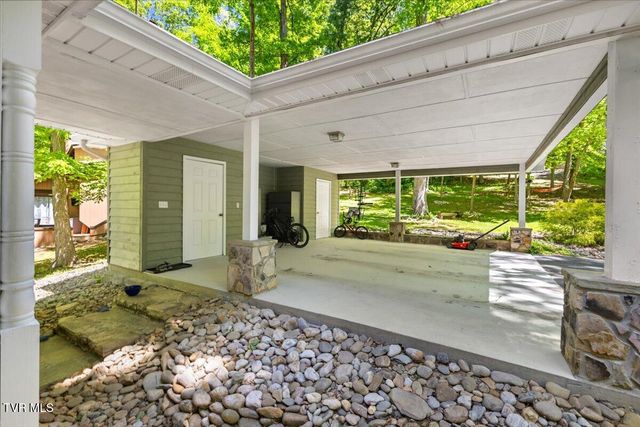 1 Deercreek Private Drive, Kingsport, TN 37660