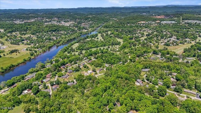 1 Deercreek Private Drive, Kingsport, TN 37660