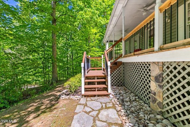 1 Deercreek Private Drive, Kingsport, TN 37660