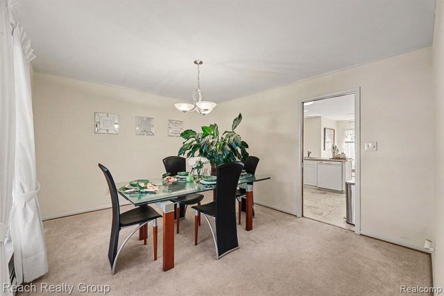 2553 Yorkshire Lane Lane, Bloomfield Hills, MI 48302