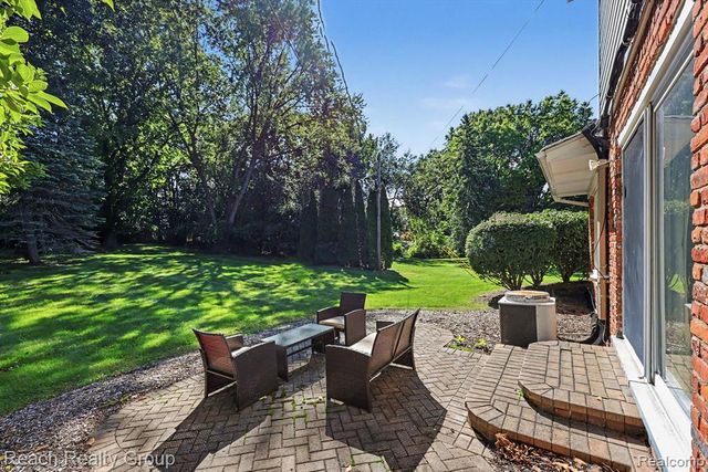 2553 Yorkshire Lane Lane, Bloomfield Hills, MI 48302