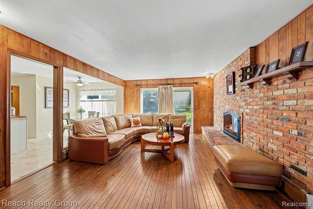 2553 Yorkshire Lane Lane, Bloomfield Hills, MI 48302