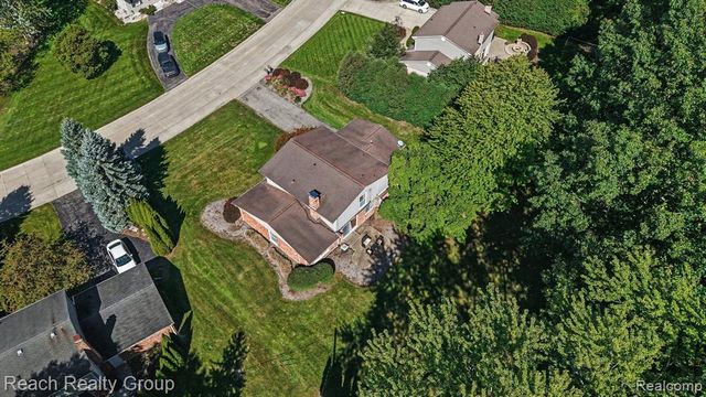 2553 Yorkshire Lane Lane, Bloomfield Hills, MI 48302