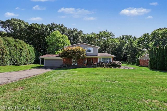 2553 Yorkshire Lane Lane, Bloomfield Hills, MI 48302