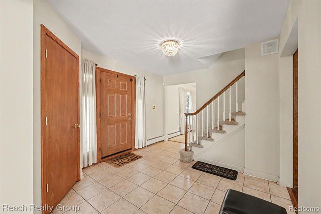 2553 Yorkshire Lane Lane, Bloomfield Hills, MI 48302