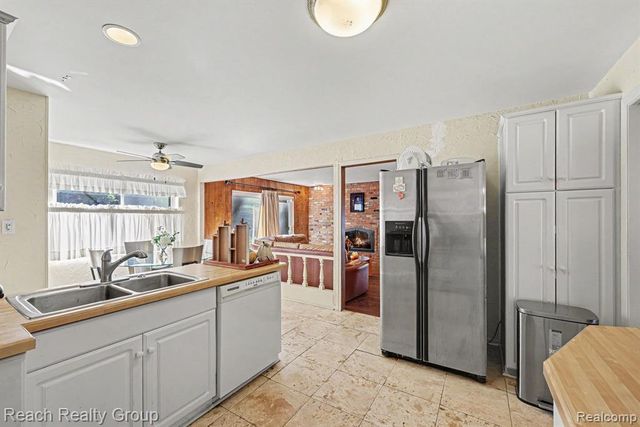 2553 Yorkshire Lane Lane, Bloomfield Hills, MI 48302
