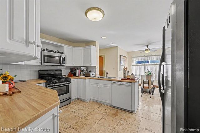 2553 Yorkshire Lane Lane, Bloomfield Hills, MI 48302