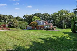 2553 Yorkshire Lane Lane, Bloomfield Hills, MI 48302