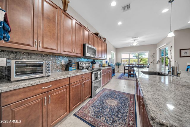 9364 W CASHMAN Drive, Peoria, AZ 85383